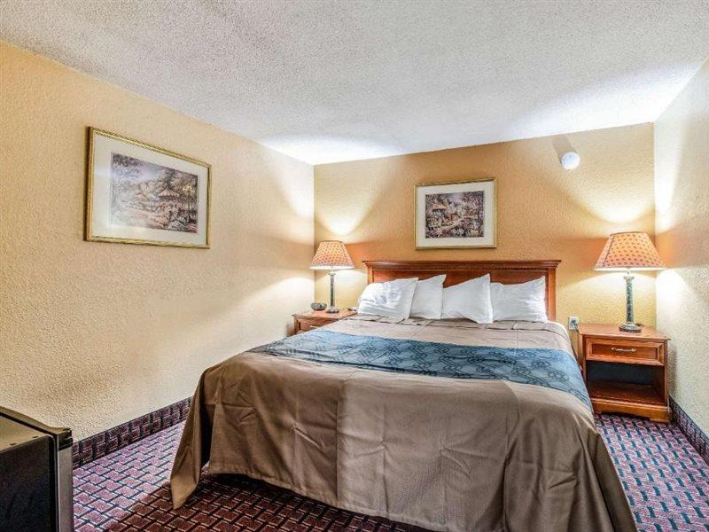 Rodeway Inn Miamisburg Exterior photo