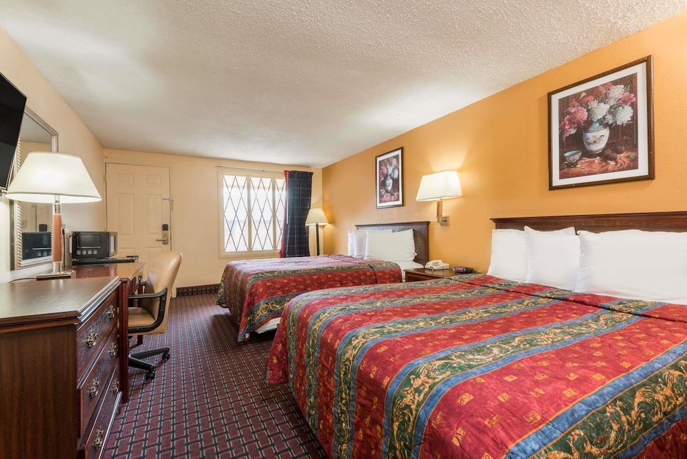 Rodeway Inn Miamisburg Exterior photo