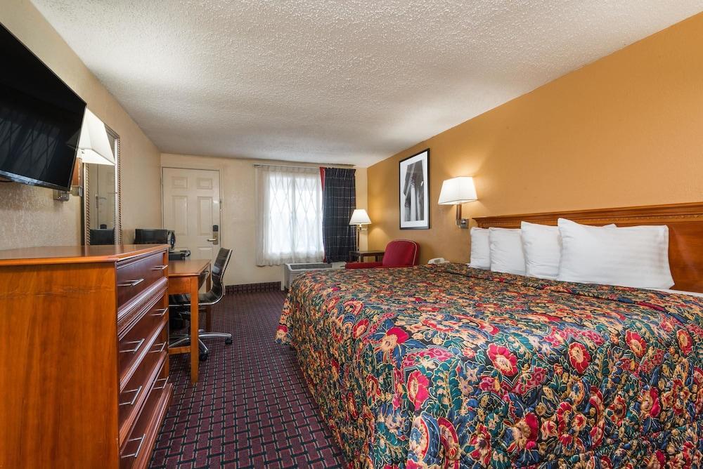 Rodeway Inn Miamisburg Exterior photo