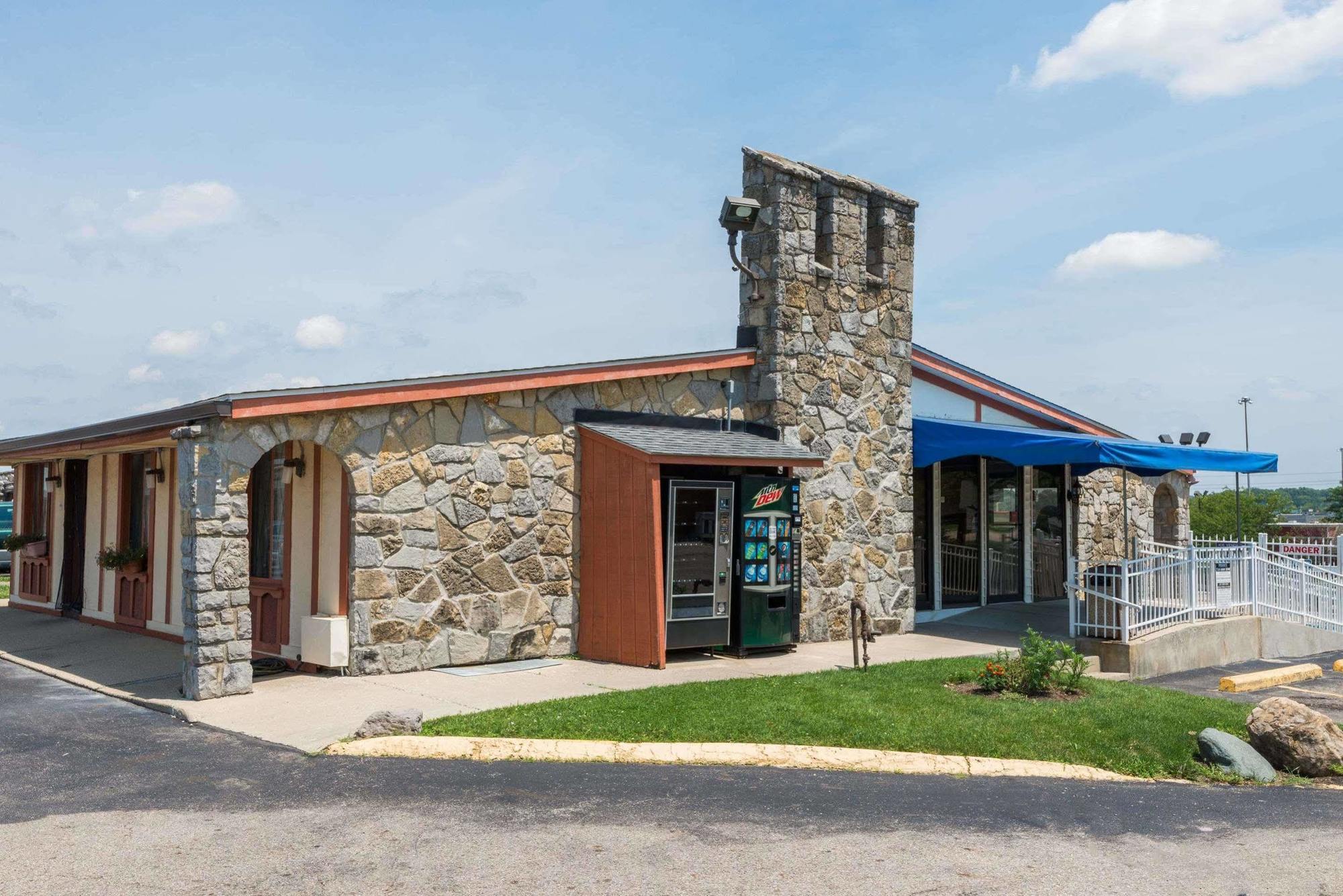 Rodeway Inn Miamisburg Exterior photo