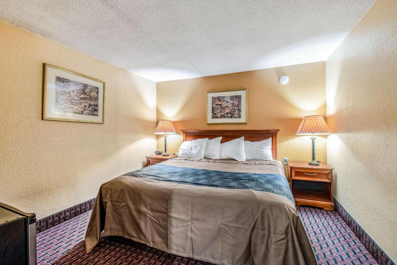 Rodeway Inn Miamisburg Exterior photo