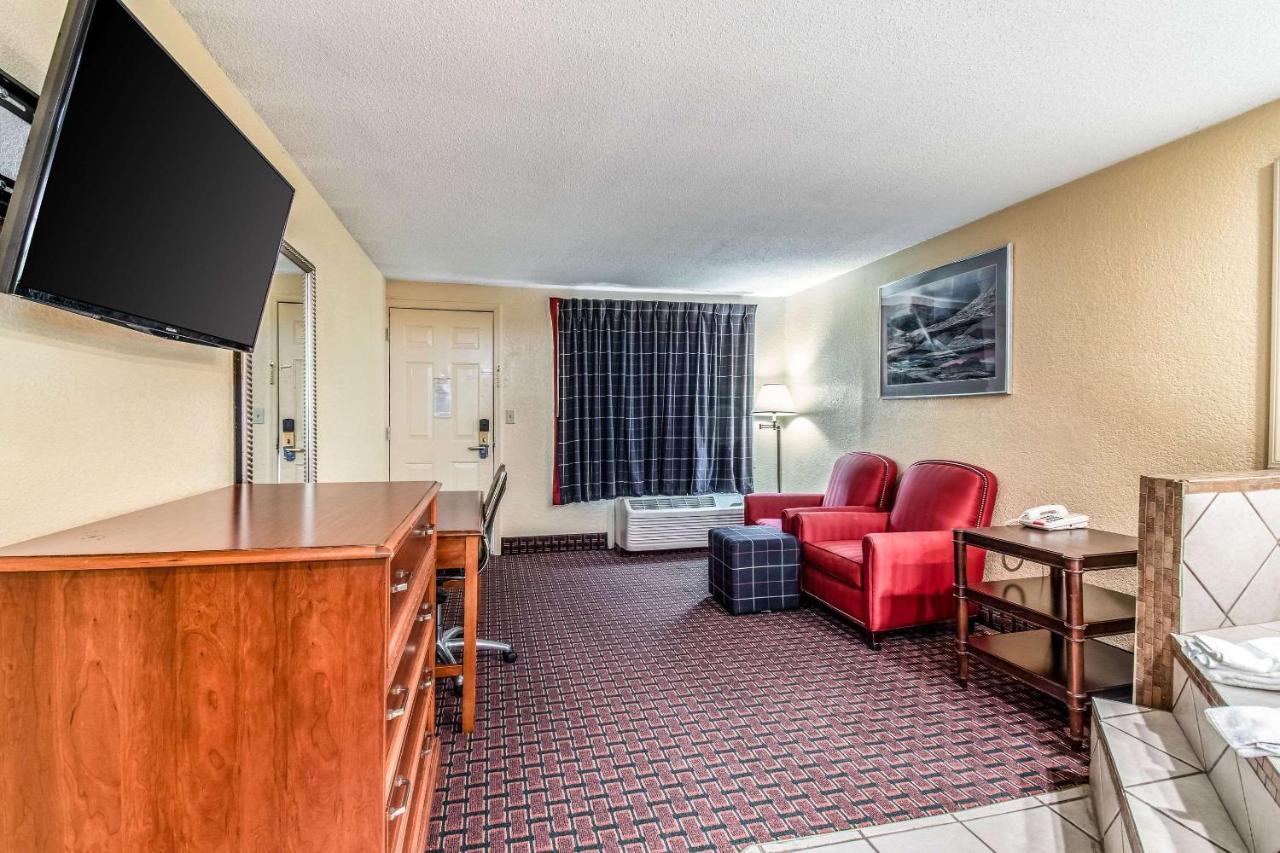 Rodeway Inn Miamisburg Exterior photo